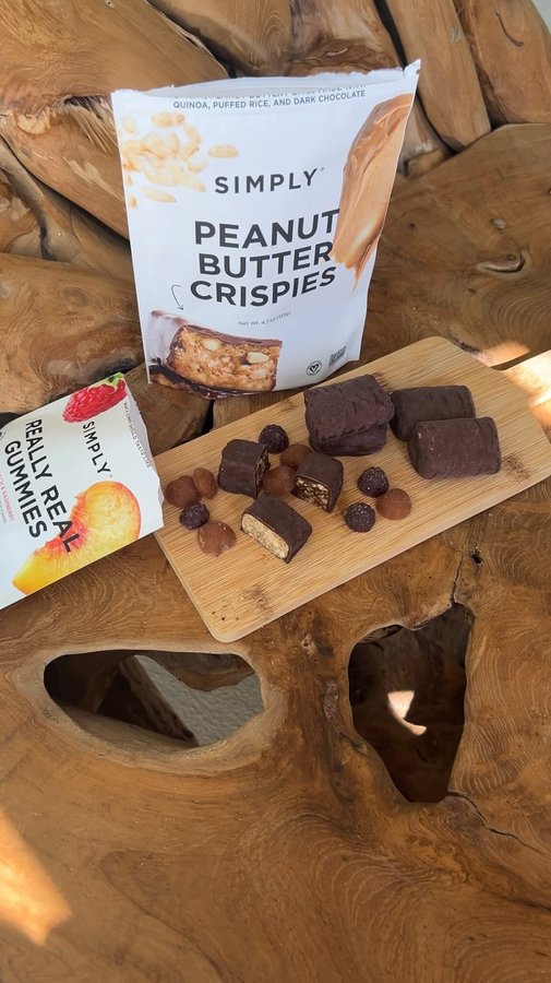 Instagram post by @suzannetsai for Simply Gum. Caption reads: [...] box of wellness goodies from @simplygum 🤩....