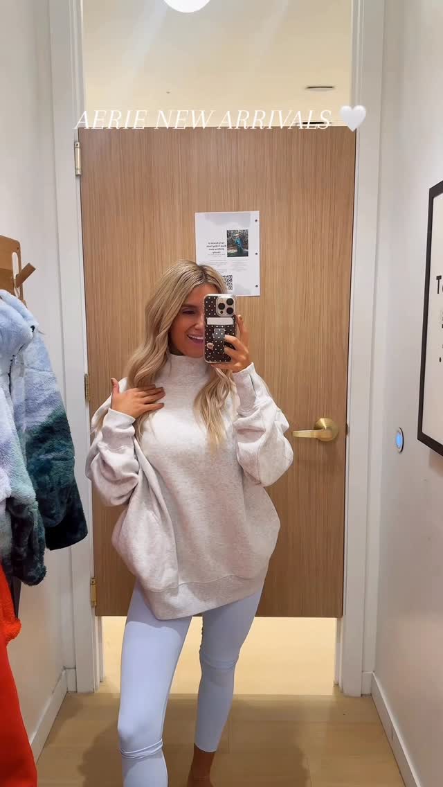 Instagram post by @logan_faye for Aerie. Caption reads: The mock neck 🤭😍
Comment AERIE below & I’ll send....