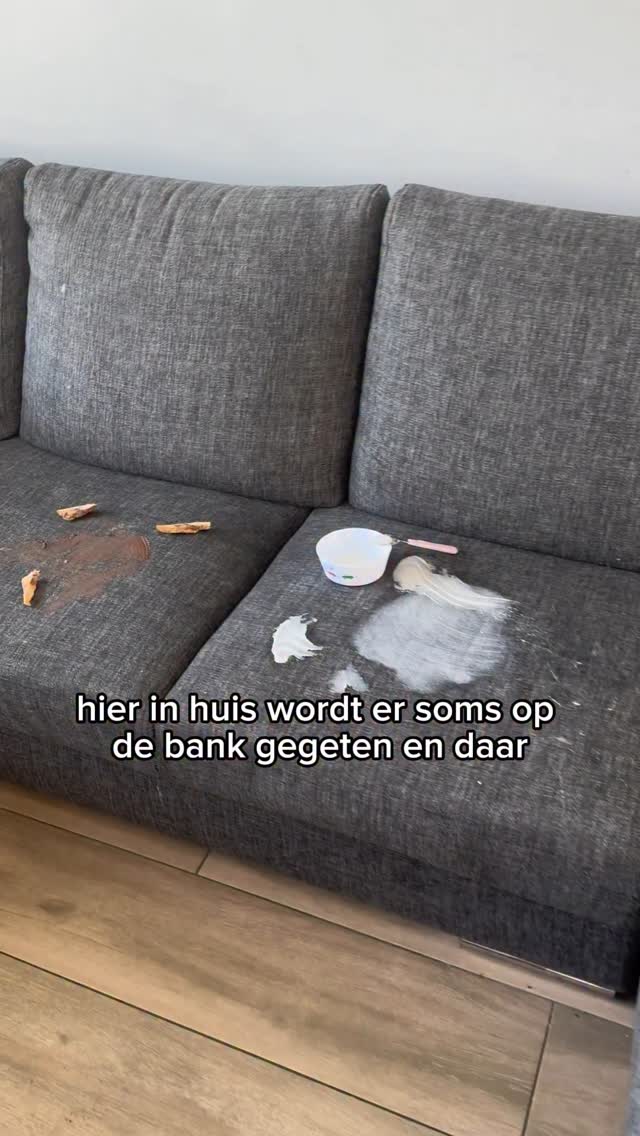 Instagram post by @drielingfamilie.vandam for Bissell. Caption reads: Onze bank is het middelpunt van het gezin. Hier....