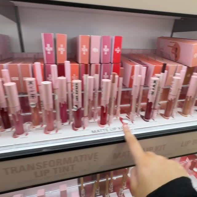 Instagram post by @la.palomasanchez for Kylie Cosmetics. Caption reads: come shopping with me to @ultabeauty looking for a....