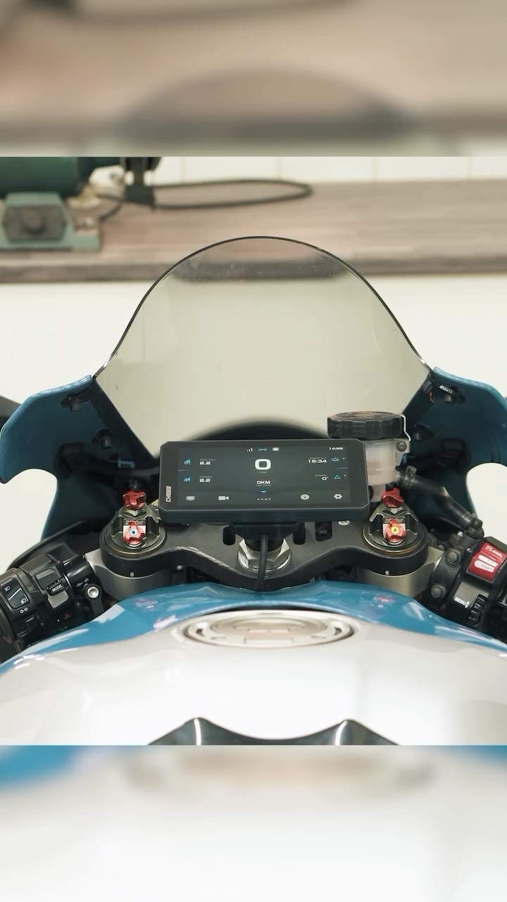 Instagram post by @chaos_causes_ for CHIGEE. Caption reads: [...] year old bike modern features thanks to....