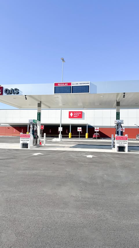 Instagram post by an influencer for BJ's Wholesale Club. Caption reads: [...] Sevierville, now open! #BJsWholesaleClub....