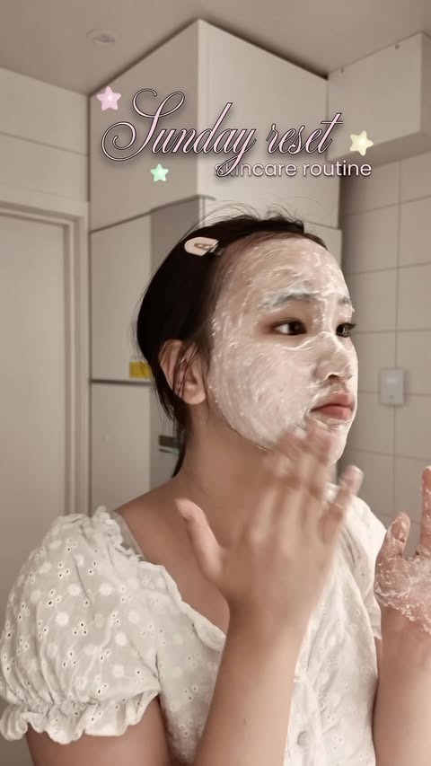 Instagram post by @aluvlyna for AXIS-Y. Caption reads: [...] skincare routine 🎀 All products from....