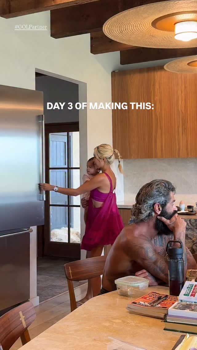 Instagram post by @rrayyme for Garden of Life. Caption reads: PROTEIN PANCAKE CEREAL! 🫐🥞🥣
Breakfast has....