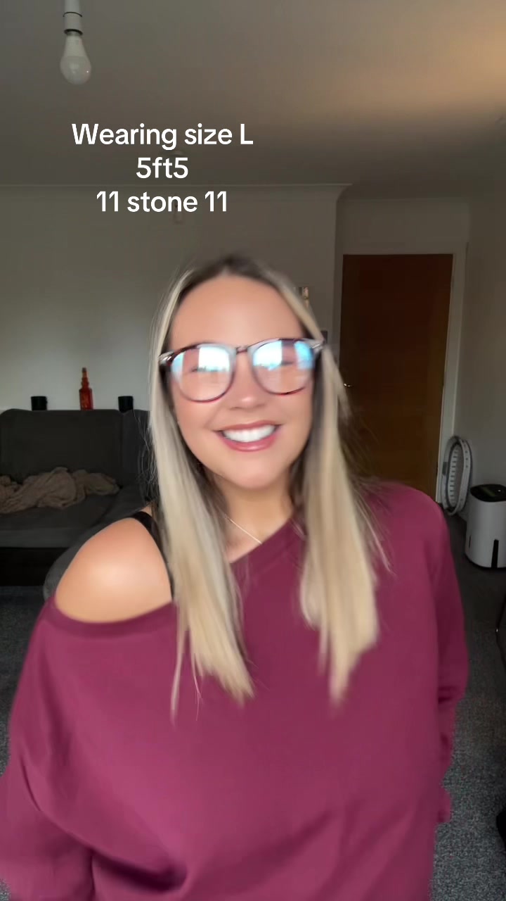 TikTok post by @chichi.chelsie.mummos for KATCH ME. Caption reads: [...] a size L, loungewear of dreams from @Katch....