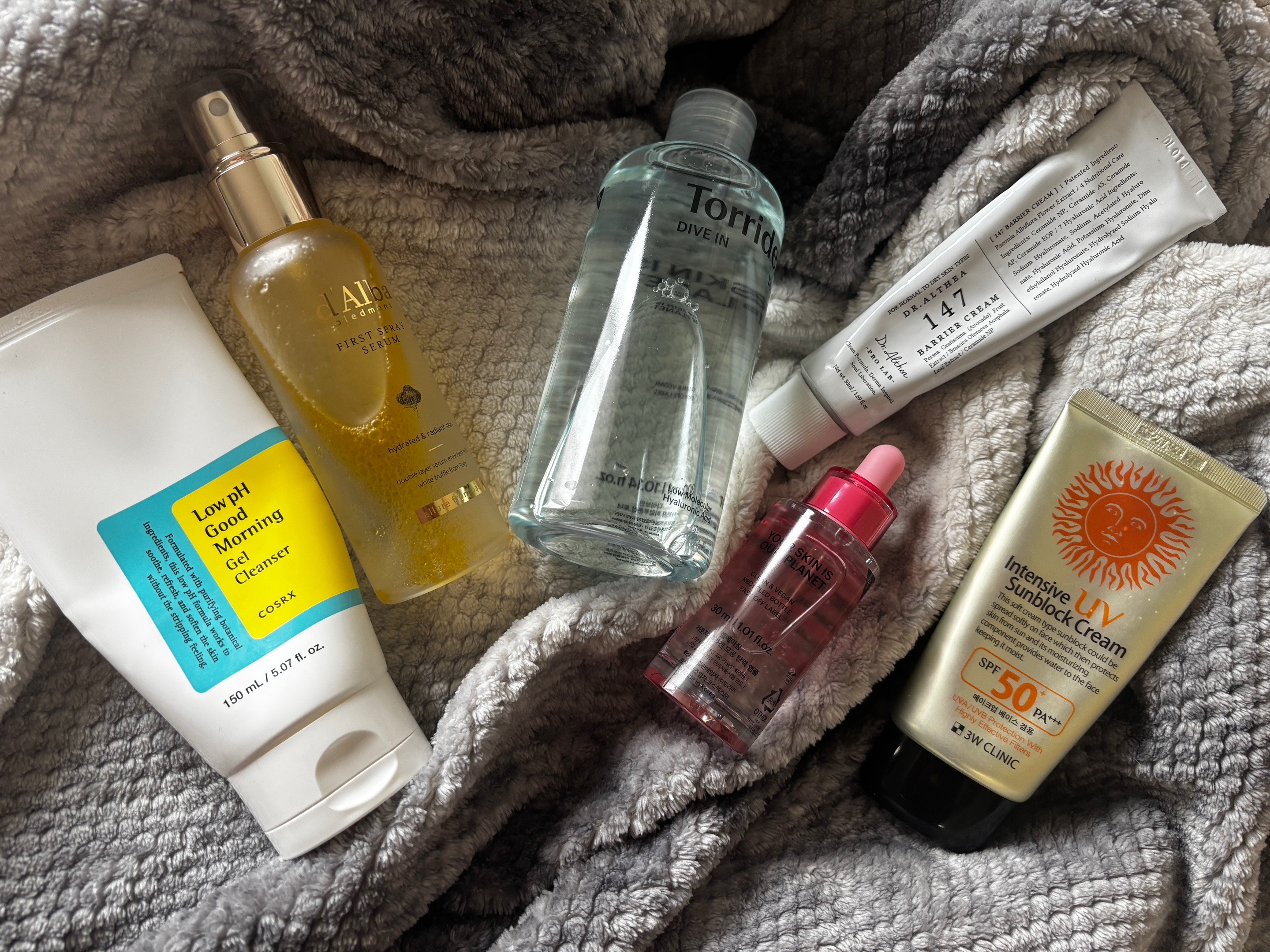 TikTok post by @dansmesyeuxx for Dr.G. Caption reads: My holy grail line up✨ AM☀️ @COSRX Official @DALBA....