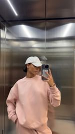 Instagram post by @iamzoebrown for E.Leclerc. Caption reads: Mondays are for hair wash day with @mondayhaircare....