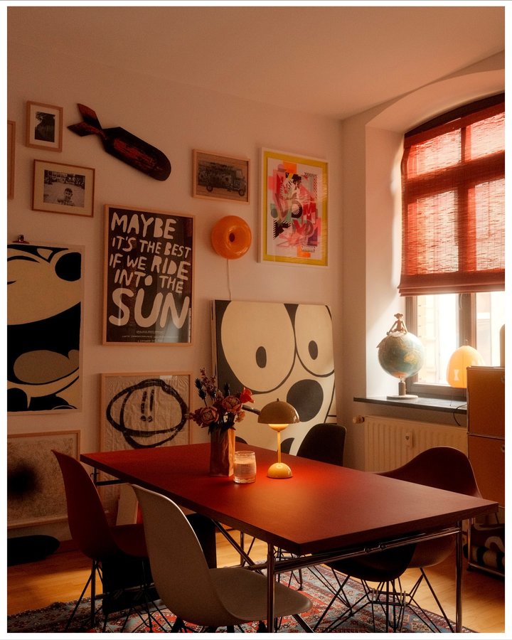 Instagram post by @shotsbycolin for SoLebIch.de. Caption reads: gloomy autumn days at home 🧸🍂🧺🕯️....