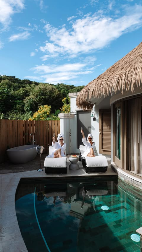 Instagram post by @theblondeflamingo for Sandals Resorts. Caption reads: I found the ultimate resort for a girls’ getaway....