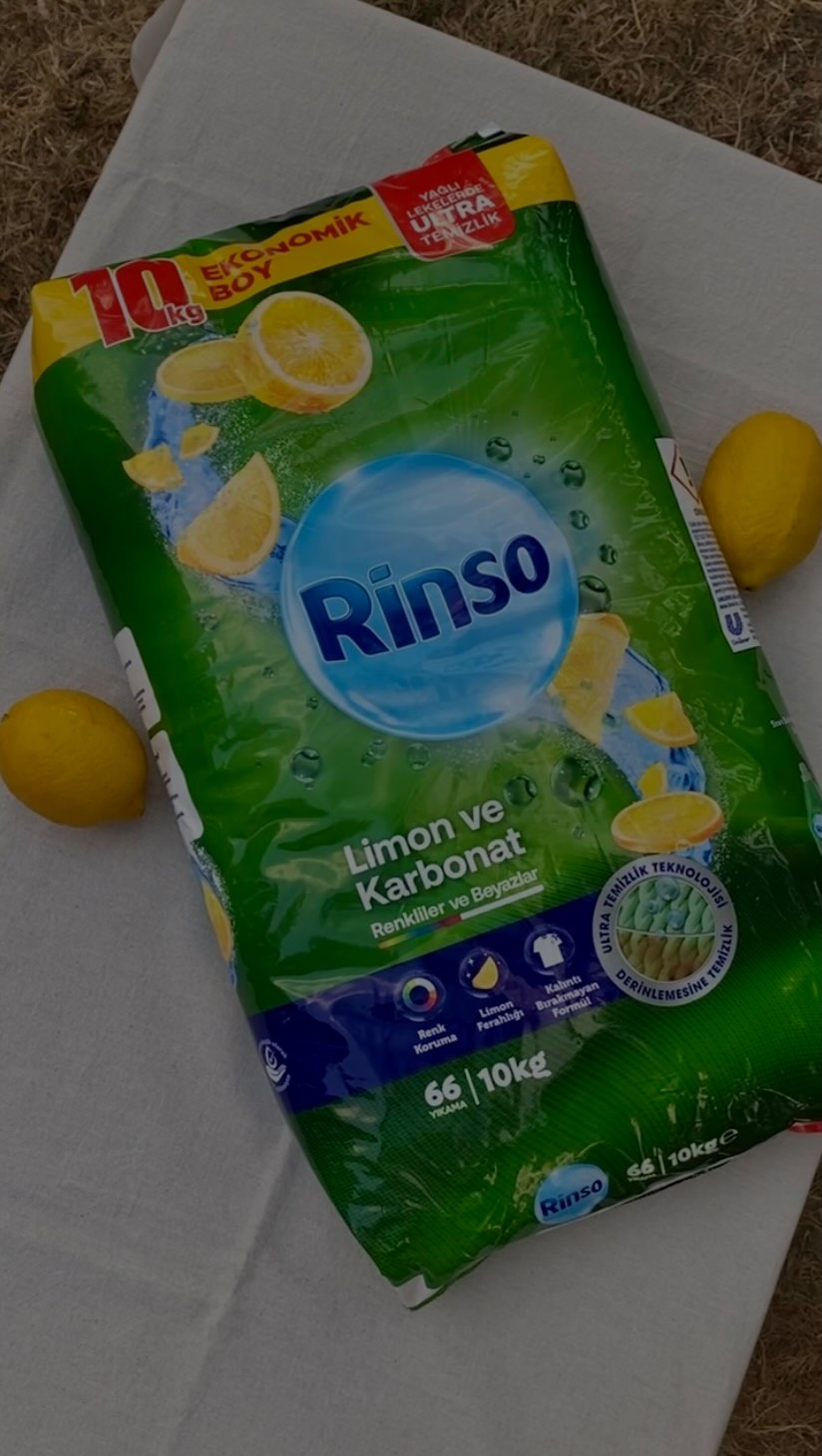 Instagram post by @busebeautyy for Rinso. Caption reads: Herkese selamlar 🍋
Yağlı lekelerde benim favorim....