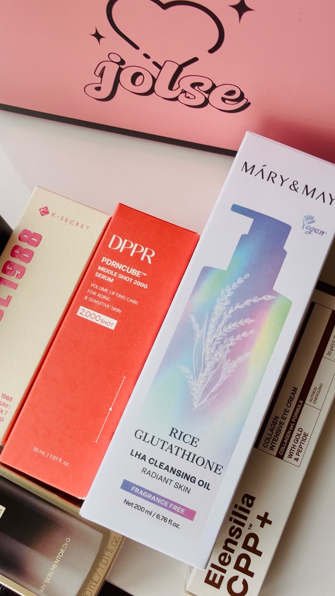 Instagram post by @thebestfacebeautyblog for Jolse. Caption reads: 🚨 𝐄𝐯𝐞𝐫𝐲𝐭𝐡𝐢𝐧𝐠 𝐢𝐬 𝐀𝐋𝐖𝐀𝐘𝐒 𝐎𝐍....