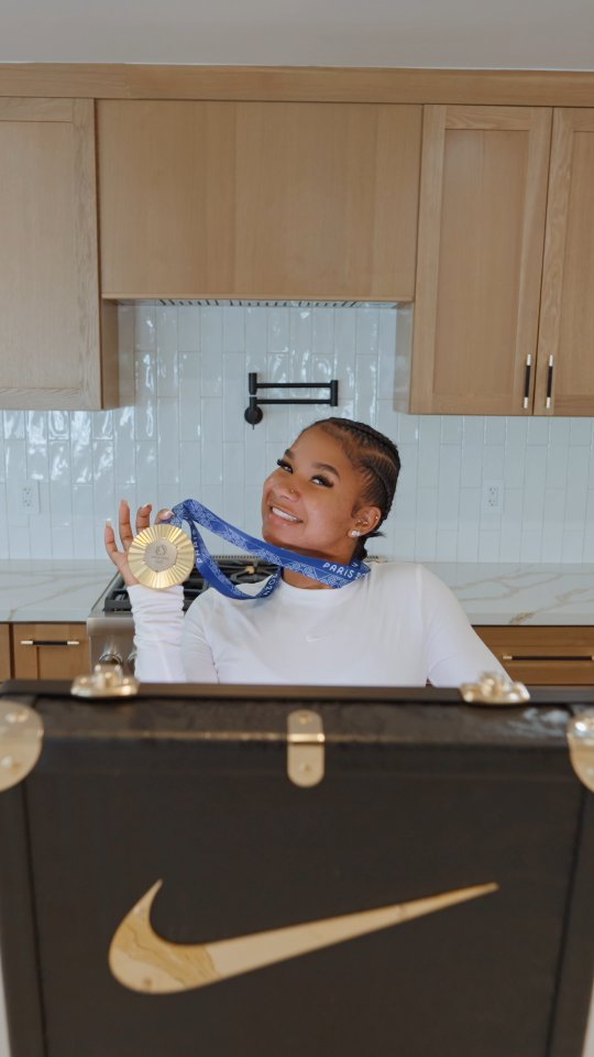 Instagram post by @jordanchiles for Roadway Moving. Caption reads: Thank you @roadwaymoving for making my move a....