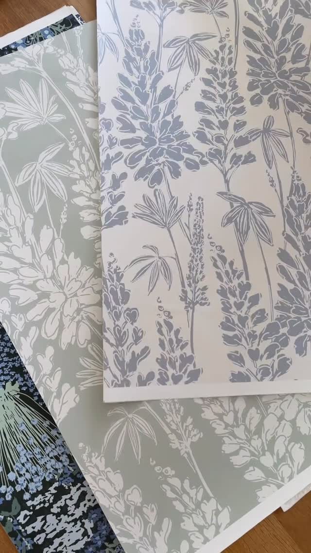 Instagram post by @h_u_f_t_o_n for Spoonflower. Caption reads: From hand-painted to your home 💙

Fleur Crawford....