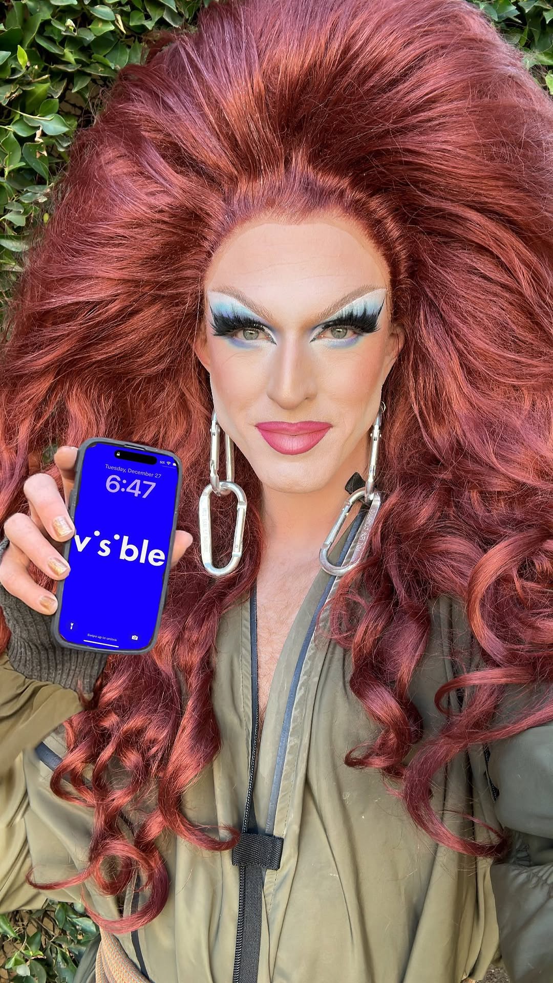 Instagram post by @pattiegonia for Visible. Caption reads: GIVEAWAY!! @visiblemobile is THE phone service for....