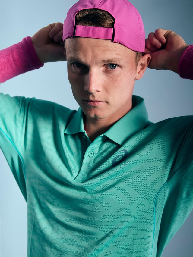 Instagram post by @jesper.dejongg for ASICS. Caption reads: [...] the first slam of the year 🙋🏼Thanks to....