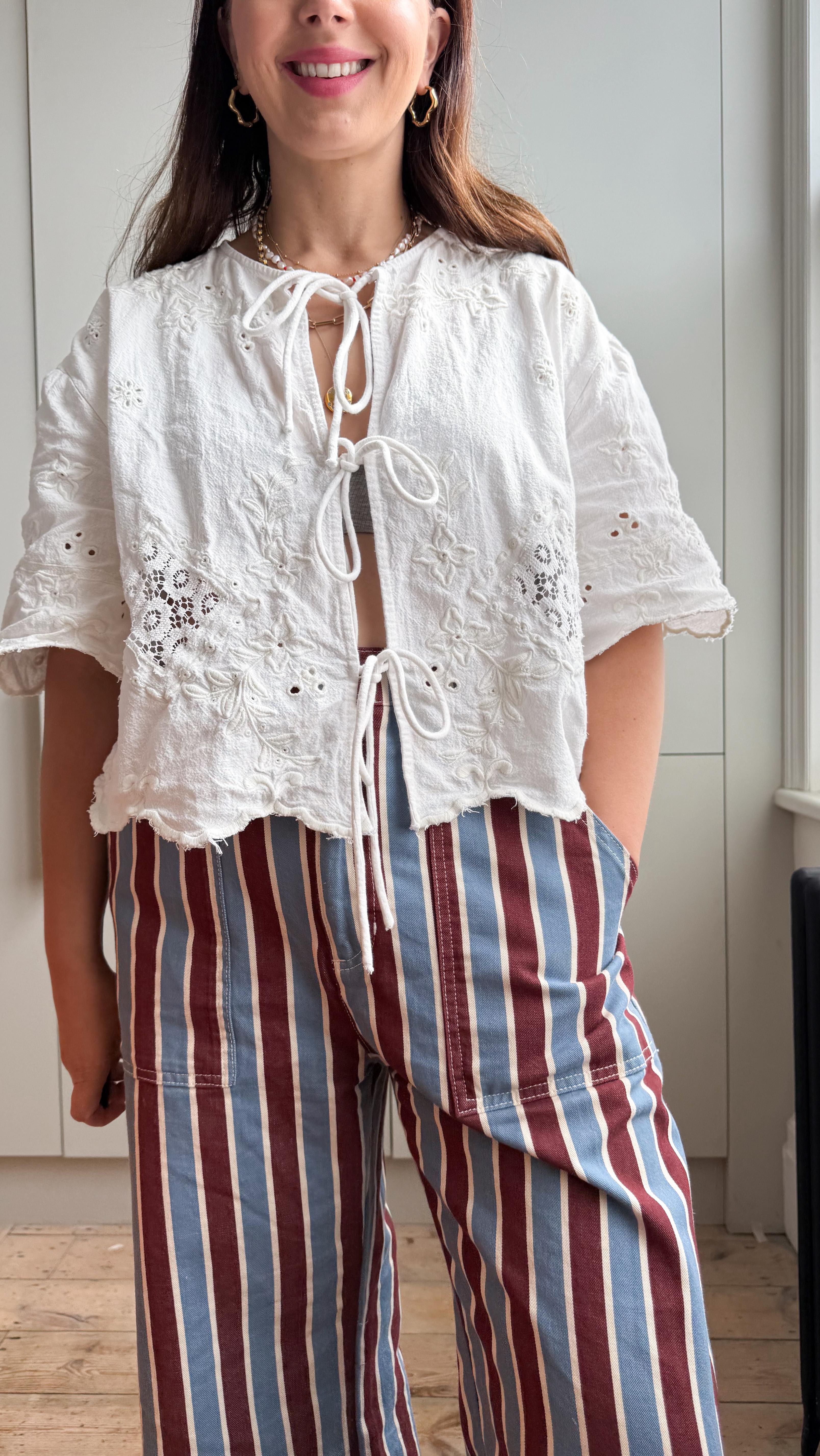 Instagram post by @mollycampbell_ for Topshop. Caption reads: These jeans though 👌

Jeans @_beyond_nine *
Top....