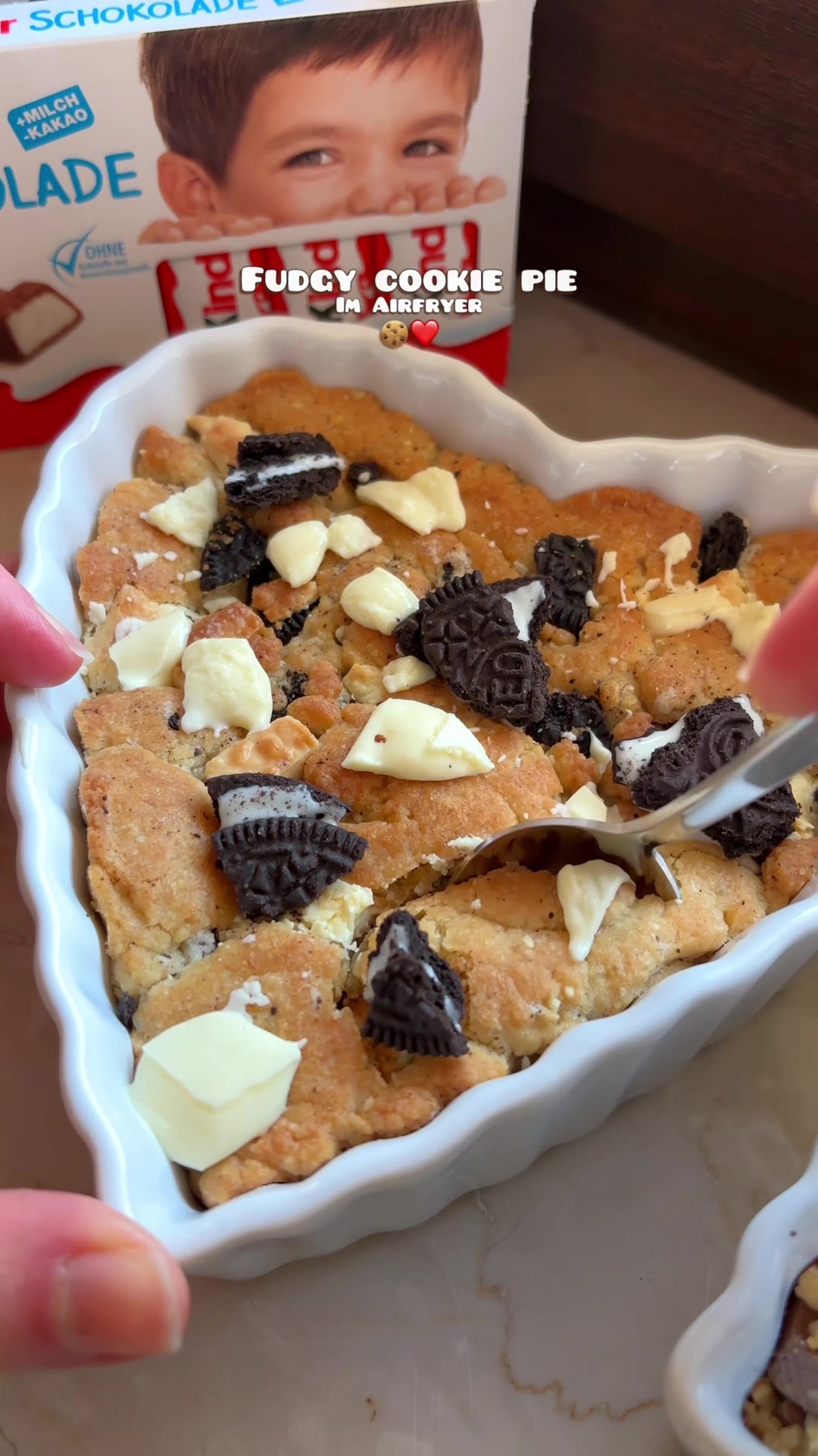 TikTok post by @bakingfey for COSORI. Caption reads: [...] bei 170 Grad für 8-10 Minuten backen....