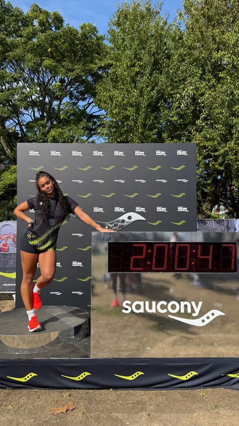 Instagram post by @laurenxsimpson for Saucony. Caption reads: [...] left to yap 😭🤍 The atmosphere at the....