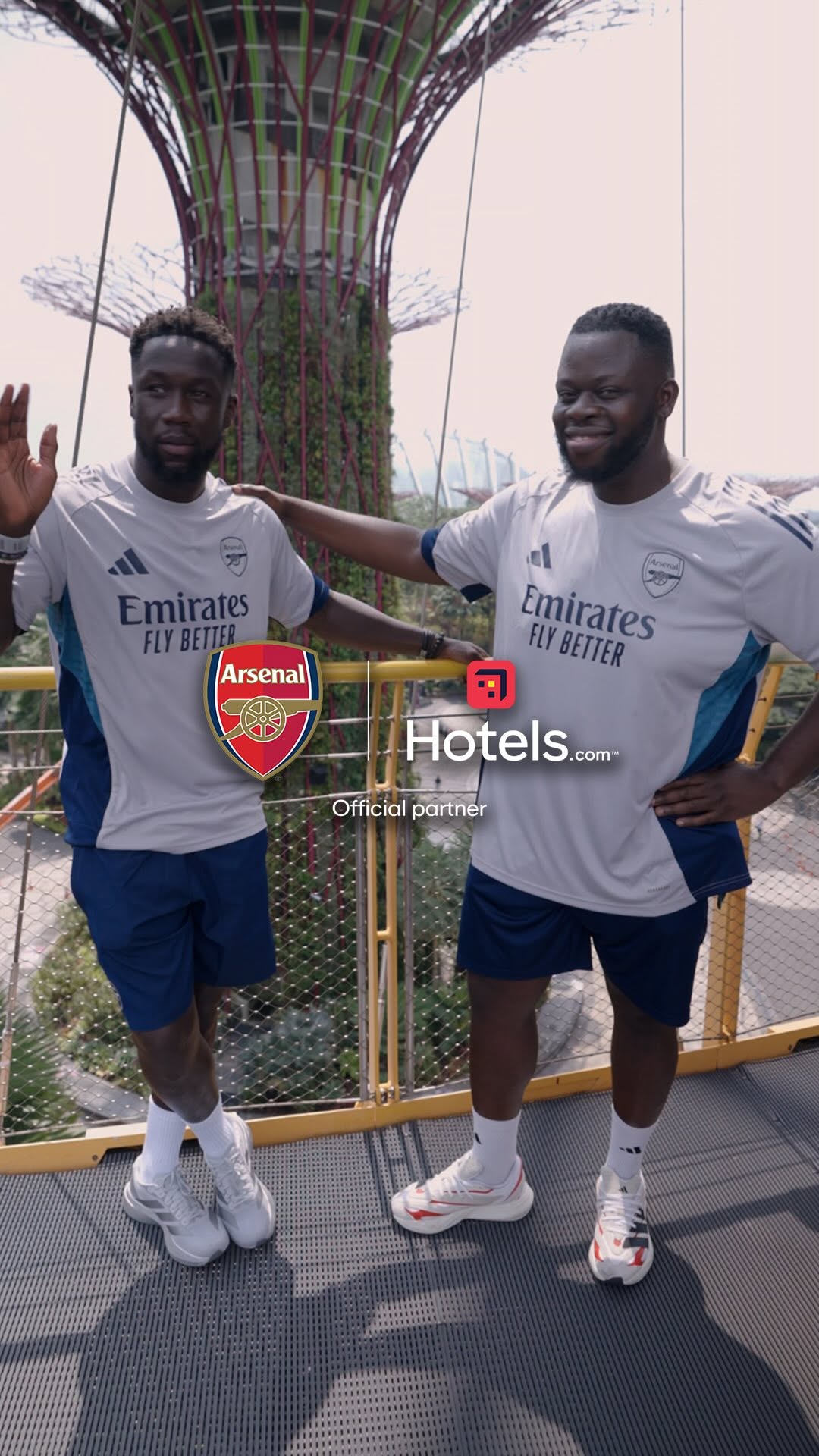Instagram post by @arsenal for Hotels.com. Caption reads: Spectacular sights 🤩

Frimmy and Bacary Sagna....