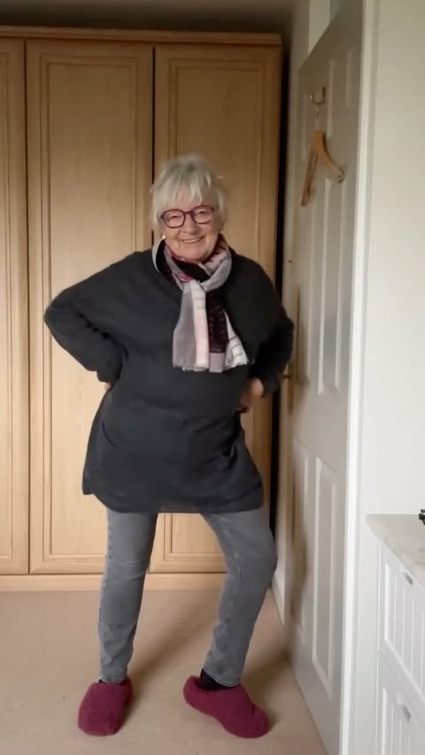 Instagram post by @vivthecarer for FitFlop. Caption reads: Friends for coffee!

Then I’m going to see a....