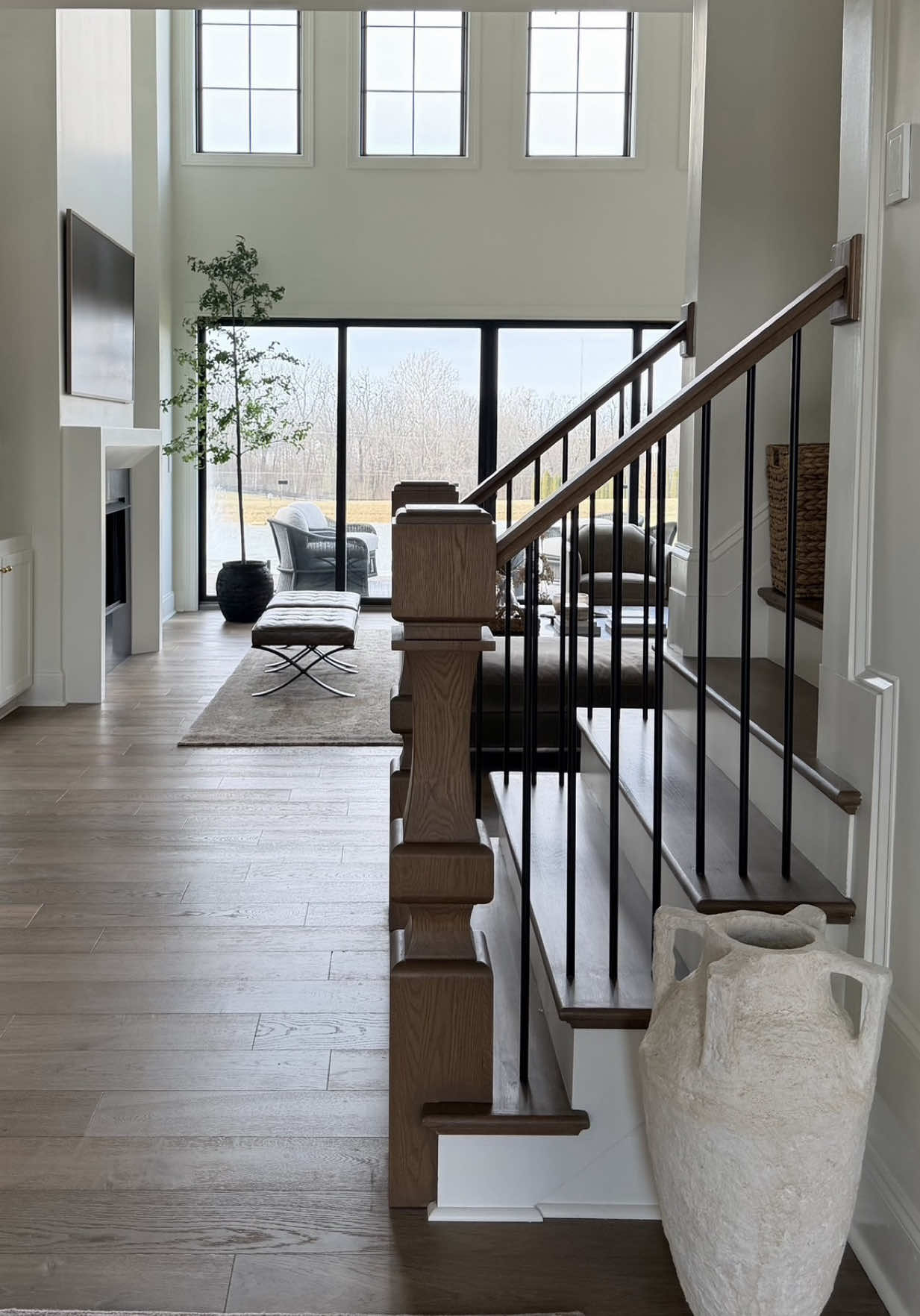 TikTok post by @_catben_ for O-Cedar. Caption reads: [...] hallway a full reset today using @O-Cedar.....