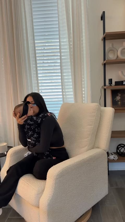 Instagram post by @lincolnsmamaaa for Medicube. Caption reads: Who else is running around during nap time?!☝️....