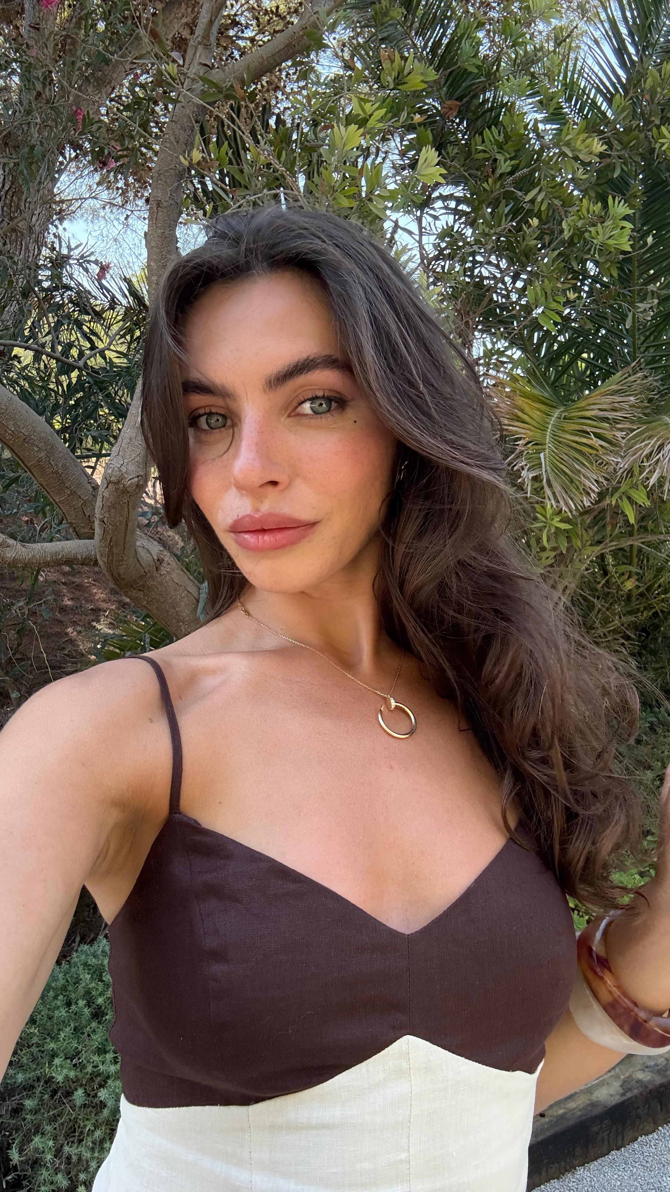 Instagram post by @francesca_allen for Forever New. Caption reads: The perfect linen dress @foreverneweurope 🤎
Ad.