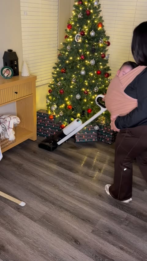 Instagram post by @maritzarubalcava_ for Tineco. Caption reads: Who else loves cleaning before bed so you wake up....