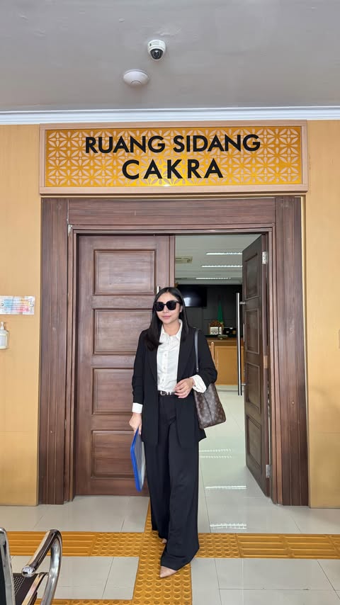 Instagram post by @reenataputrii for Diri Care. Caption reads: akhirnya rambutku banyak yg tumbuh, setelah....