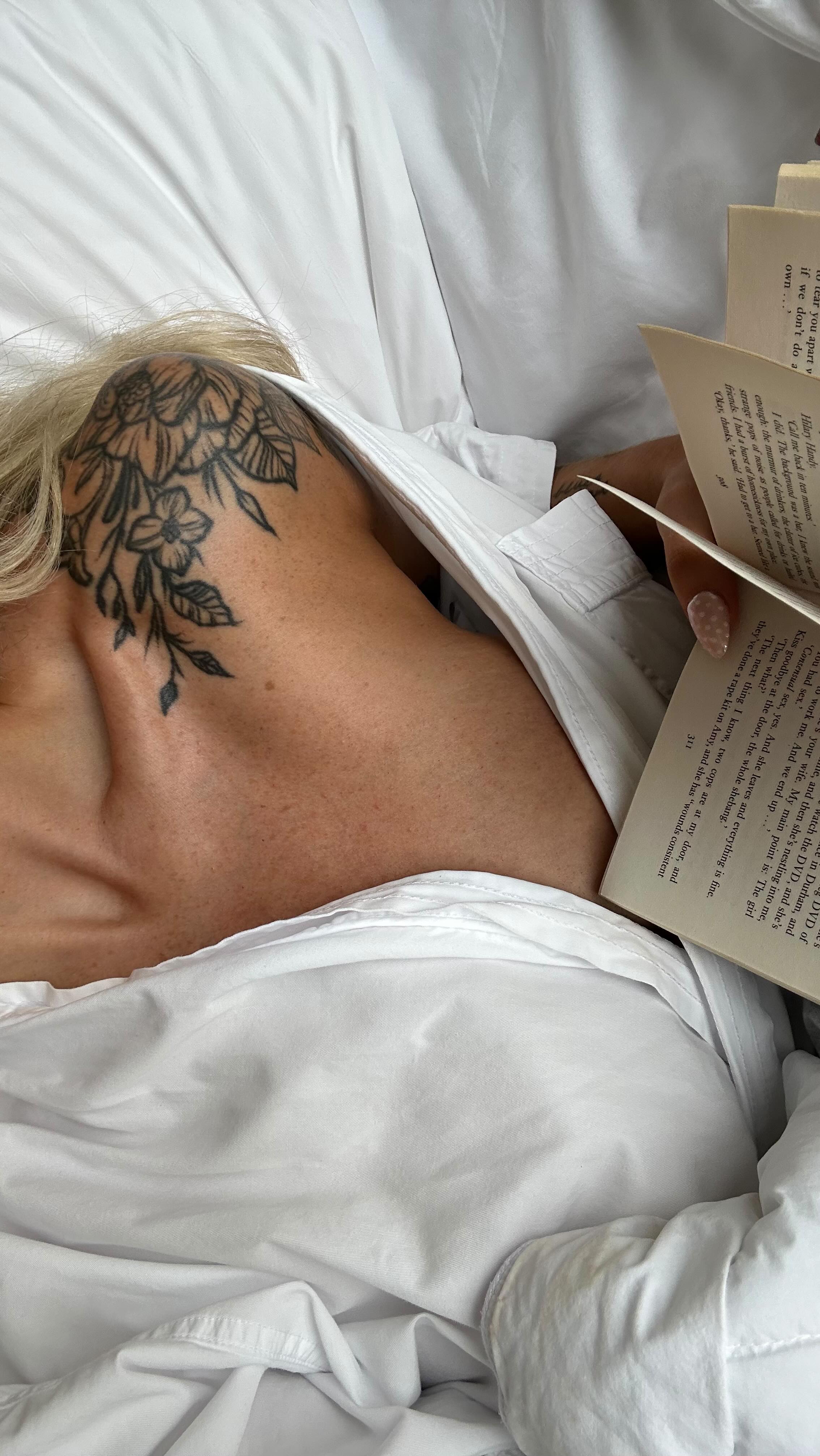 Instagram post by @jaynexhansen for Pashion Footwear. Caption reads: [...] for wherever the day takes you with....