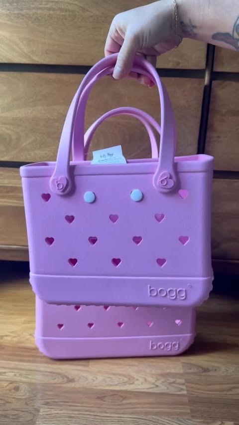 Instagram post by @lovingbeautyandlife for BOGGBAG. Caption reads: [...] details… my forever Valentine....