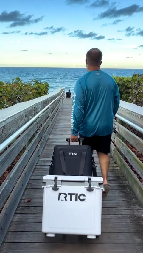 Instagram post by @our.peachy.home for RTIC Outdoors. Caption reads: [...] the beach. 🌊☀️ #rticpartner The new....