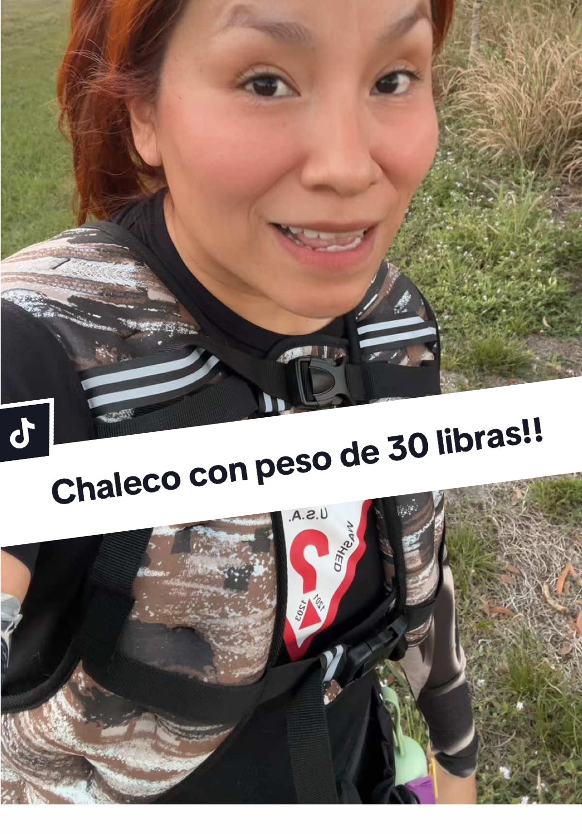 TikTok post by @ines25___ for Zelus Fitness. Caption reads: [...] mi chaleco de 30 libras! 🤩💪🏻💪🏻  @Zelus....