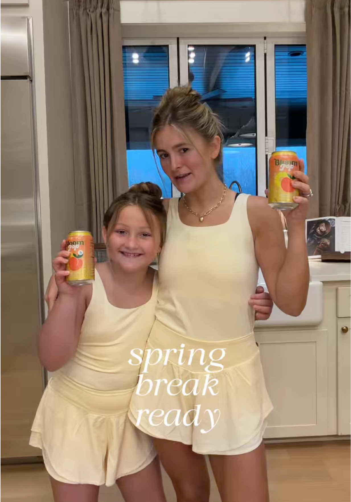 TikTok post by @madisonruffmay for Bloom Nutrition. Caption reads: [...] peach pineapple Bloom pop >>> 🍑🍍@Bloom....