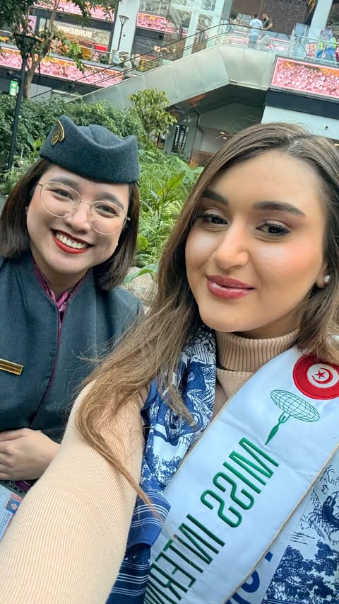 Instagram post by @m.oumaima25 for Qatar Airways. Caption reads: [...] assistance service sponsored by....