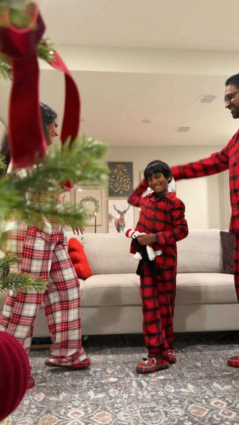 Instagram post by @shikha.w16 for Dearfoams. Caption reads: [...] Mama Bear, Papa Bear & Lil Bear from....