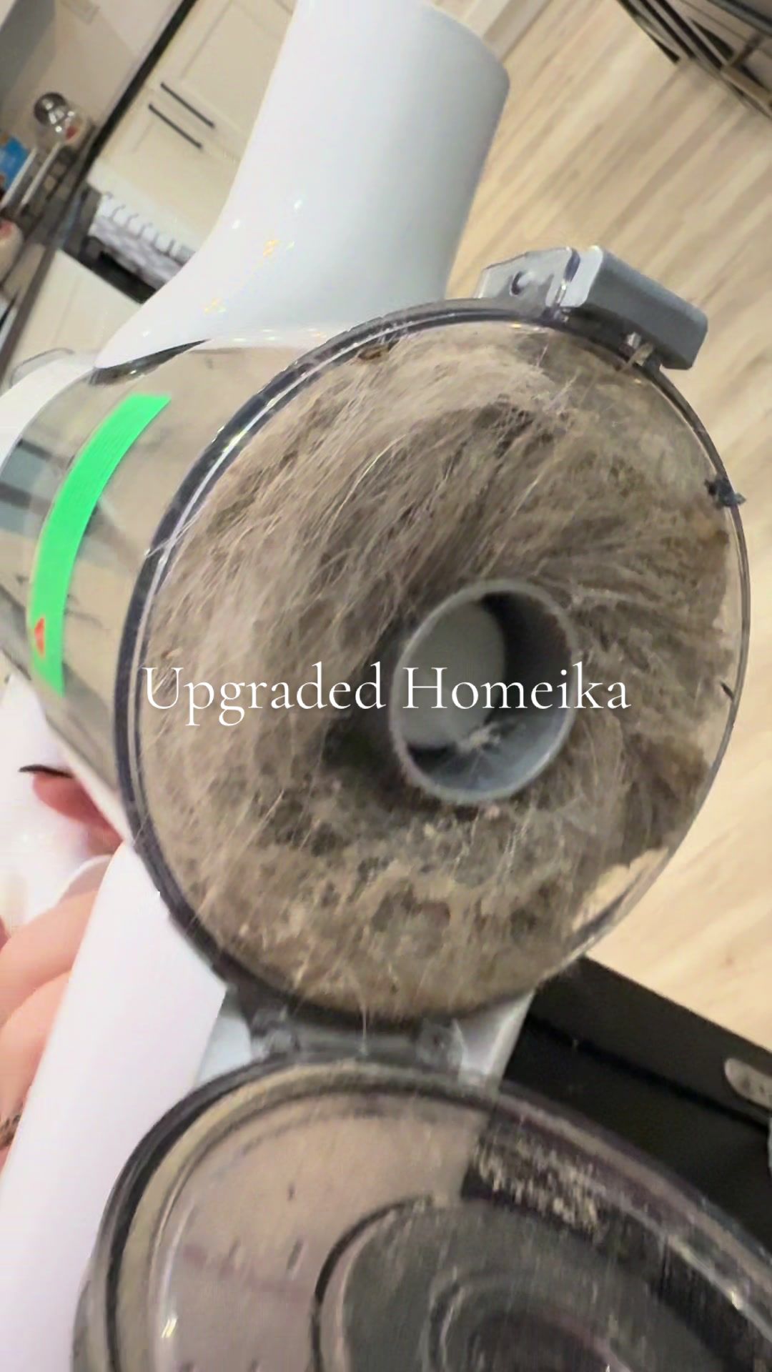 TikTok post by @lalalynnlind for Homeika. Caption reads: I use this daily!!! 👏🏼👏🏼👏🏼 #cordlessvacuum....