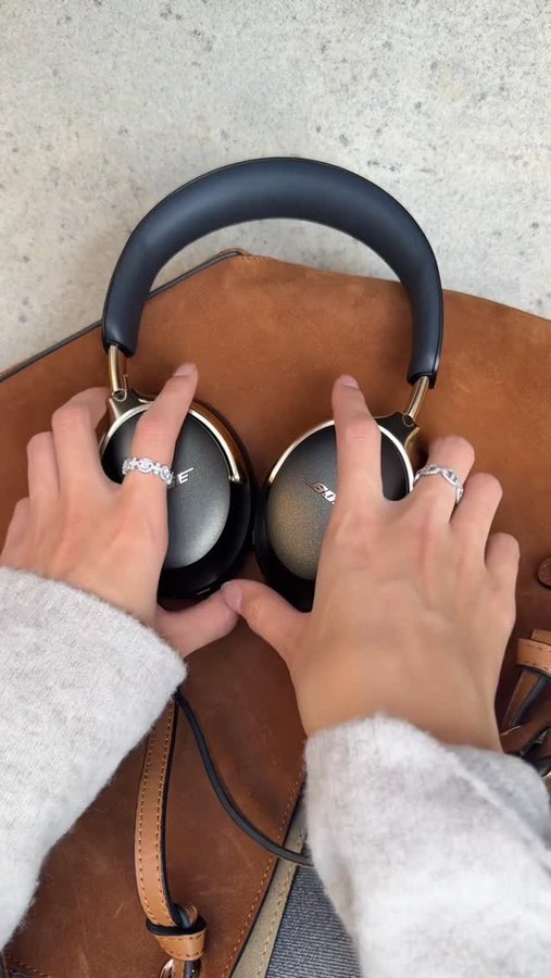 Instagram post by @ruba.tursun for Bose. Caption reads: Bose noise cancelling quality so good, it helps....