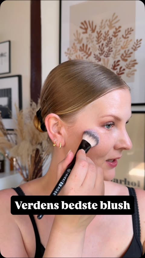 Instagram post by @christinesfaergsted for NYX Professional Makeup Nordics. Caption reads: Tester pudderblushes for at finde verdens bedste....