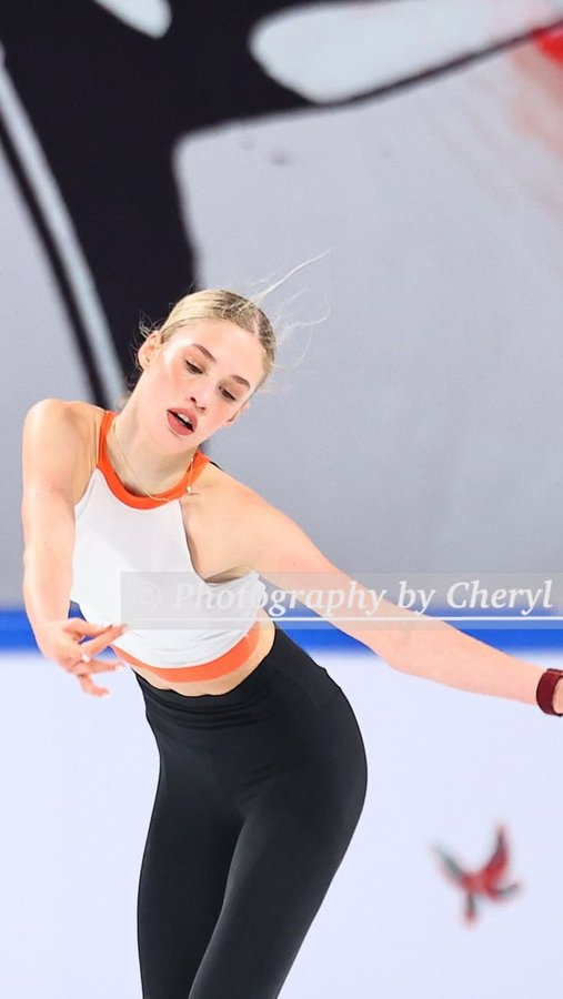 Instagram post by @kimmy_repond for Chique Sport. Caption reads: Last practice before national championships done....