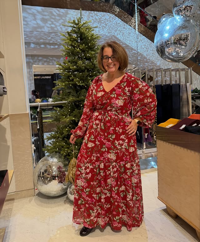 Instagram post by @whoisthatlondonmum for Izabel London. Caption reads: My fabulous @izabel_london dress on repeat ❤️

I....