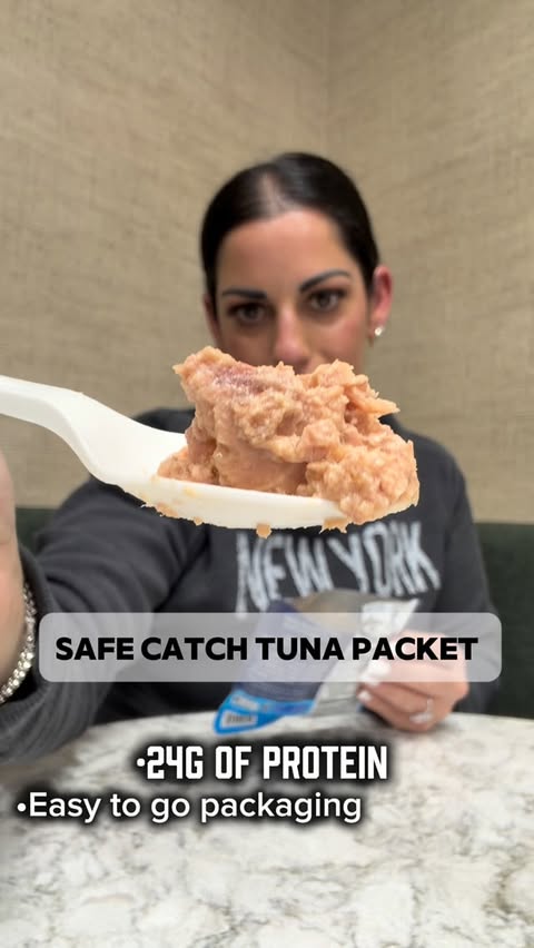 Instagram post by @cookwithchan for Safe Catch. Caption reads: Packing gains to go 💪🏽 

Through @safecatchfoods....