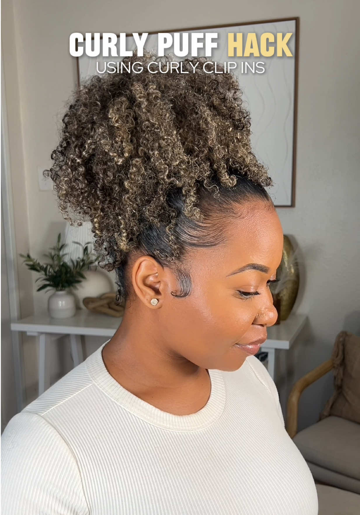 TikTok post by @knzyrae for Curlsqueen. Caption reads: [...] using the Jerry Curly Clip-Ins from....