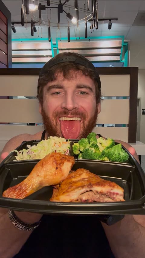 Instagram post by @foodyfellowship for El Pollo Loco. Caption reads: [...] – all thanks to fueling up with El Pollo....