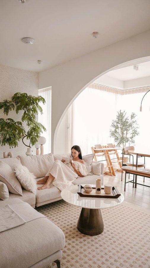 Instagram post by @melissackoh for iShopChangi. Caption reads: [...] beauty, health to devices from....