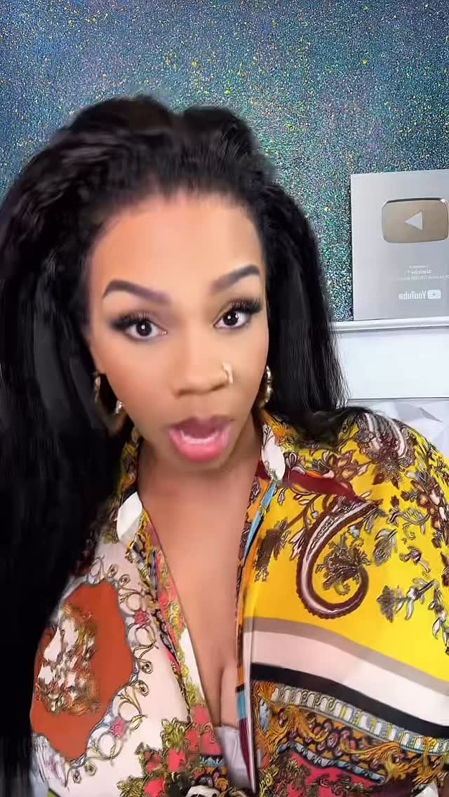 Instagram post by @sheisthe_t for Ashimary Hair. Caption reads: ‼️Get an extra 20% off!‼️Using the link in my....
