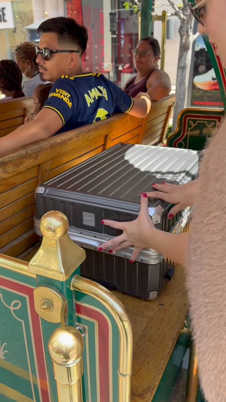 Instagram post by @esraurn for LuggeX. Caption reads: @luggex_official

Tired of dealing with broken....