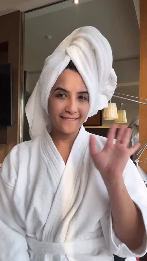 Instagram post by @purvashapandey for Dyson. Caption reads: The ultimate dyson hair ❤️
@dyson_india 
.
#fyp....