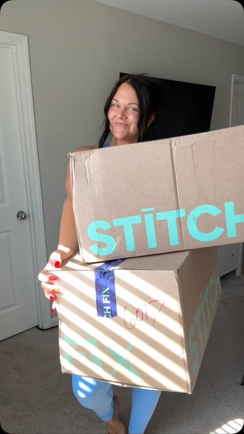 Instagram post by @shannon.nicolewilliams for Stitch Fix. Caption reads: [...] Take the Style Quiz and schedule your Stitch....