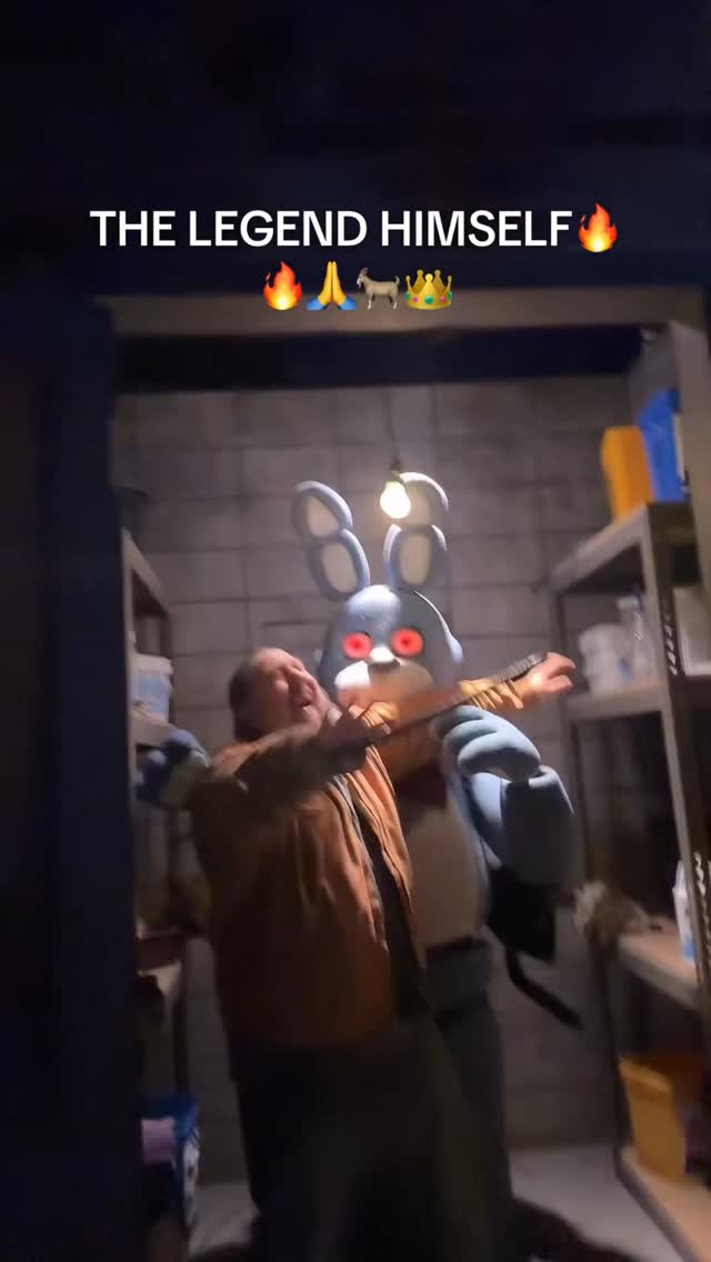 Instagram post by @cameroncrovetti for Halloween Horror Nights. Caption reads: the animatronics get a little quirky at night....